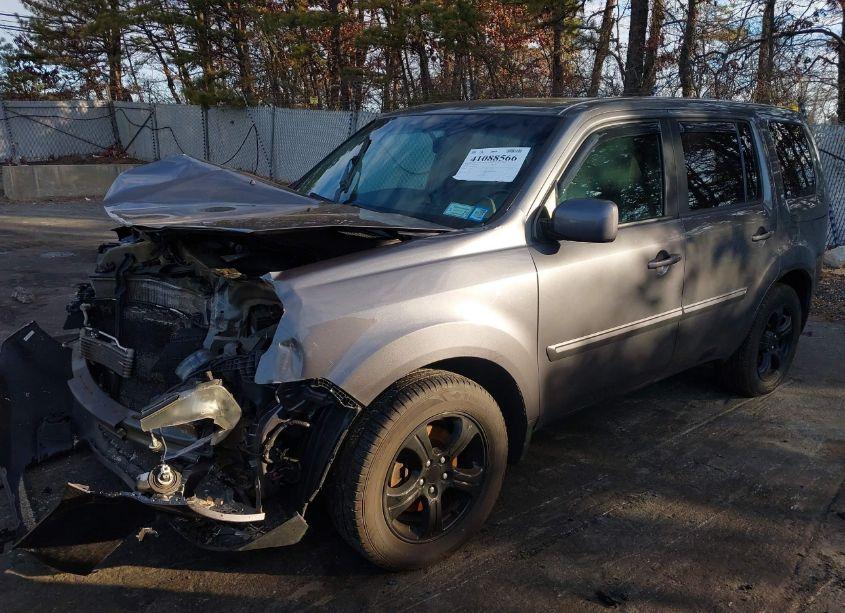 Photo 2 of 2014 Honda Pilot EX-L (VIN 5FNYF4H54EB034427)