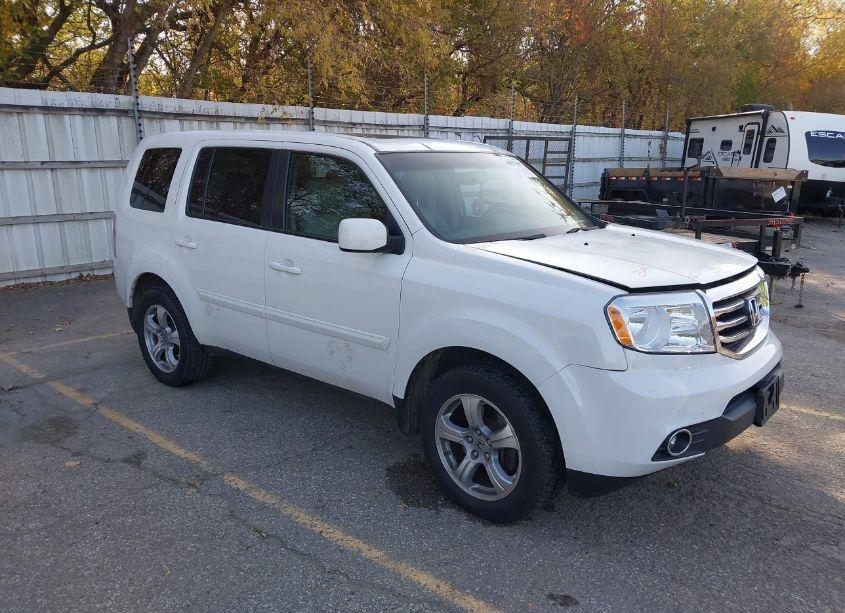 2015 Honda Pilot EX-L (VIN 5FNYF4H54FB018715) main photo