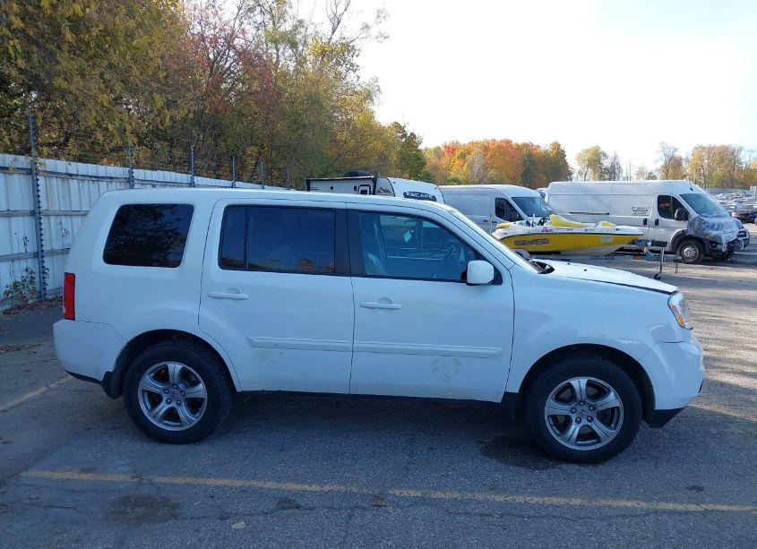 Photo 13 of 2015 Honda Pilot EX-L (VIN 5FNYF4H54FB018715)