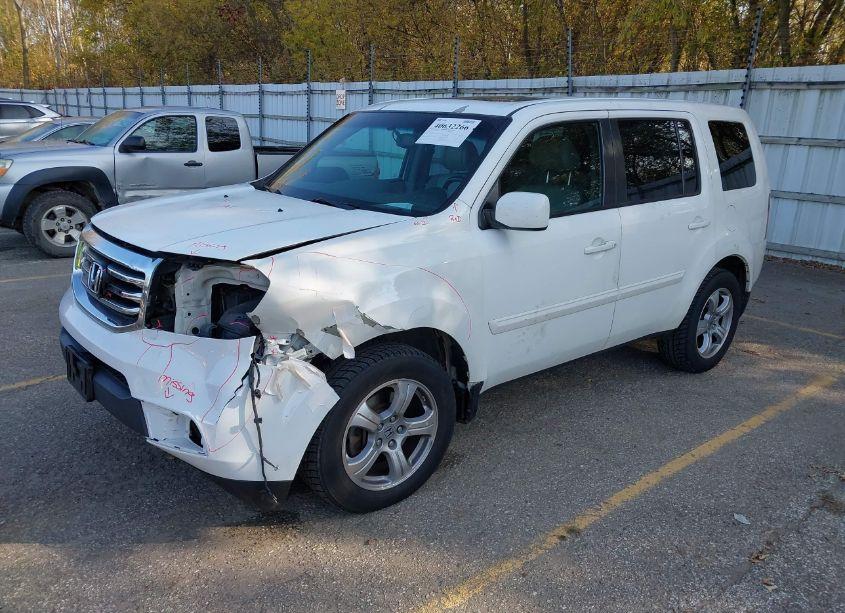 Photo 2 of 2015 Honda Pilot EX-L (VIN 5FNYF4H54FB018715)