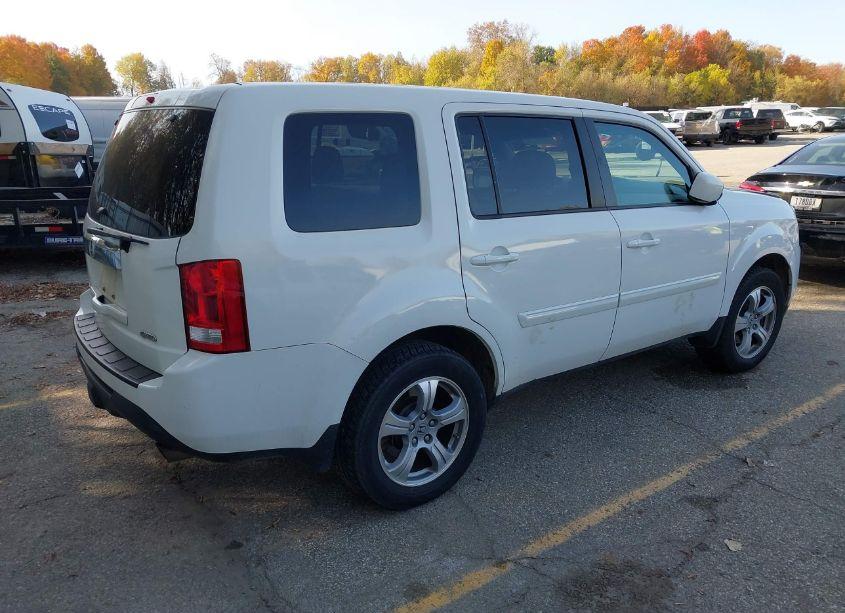 Photo 4 of 2015 Honda Pilot EX-L (VIN 5FNYF4H54FB018715)