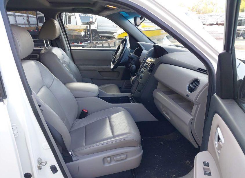 Photo 5 of 2015 Honda Pilot EX-L (VIN 5FNYF4H54FB018715)