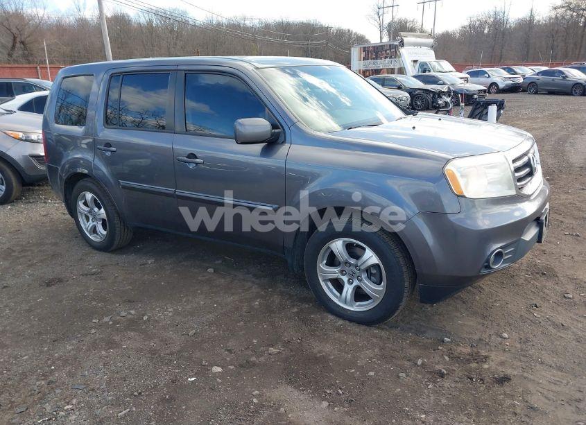 2015 Honda Pilot EX-L (VIN 5FNYF4H54FB048829) main photo