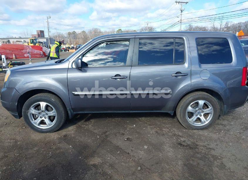 Photo 14 of 2015 Honda Pilot EX-L (VIN 5FNYF4H54FB048829)