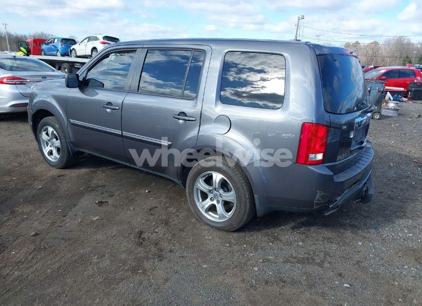 Photo 3 of 2015 Honda Pilot EX-L (VIN 5FNYF4H54FB048829)