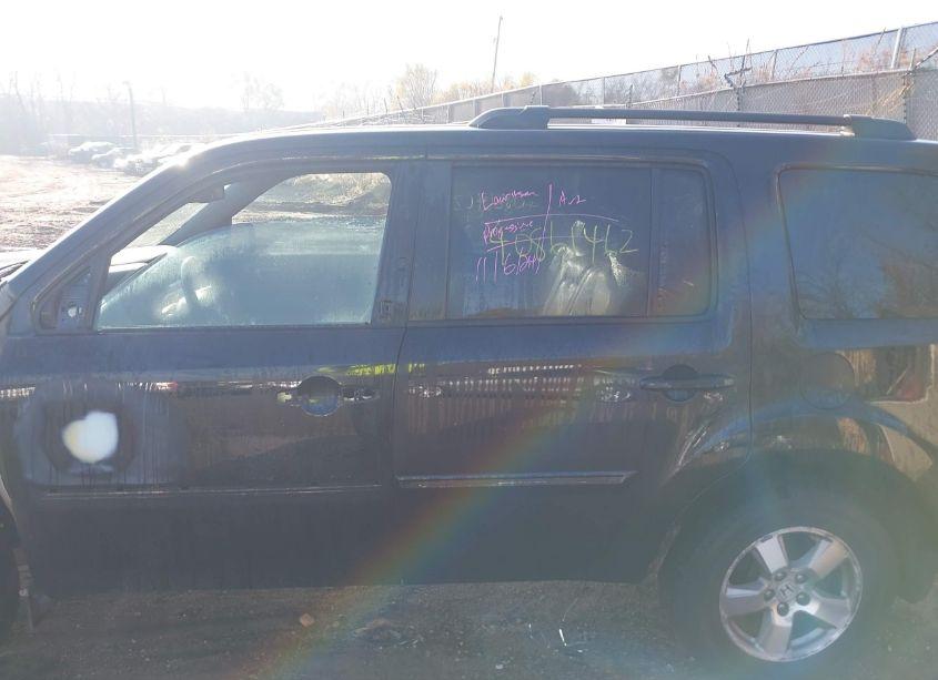 Photo 14 of 2010 Honda Pilot EX-L (VIN 5FNYF4H55AB013936)