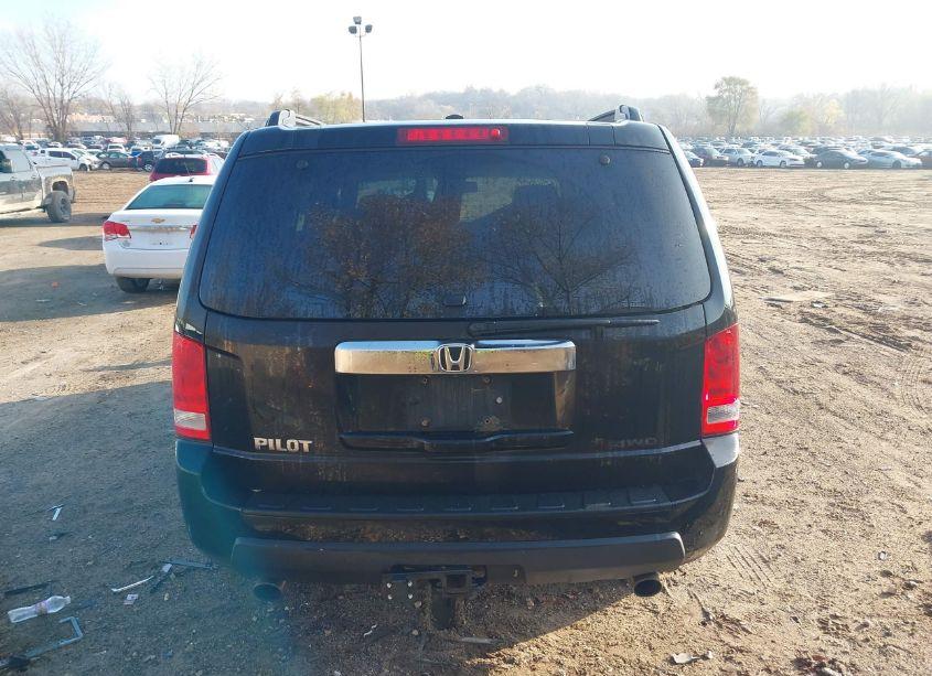 Photo 16 of 2010 Honda Pilot EX-L (VIN 5FNYF4H55AB013936)