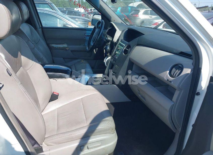 Photo 5 of 2011 Honda Pilot EX-L (VIN 5FNYF4H55BB037848)