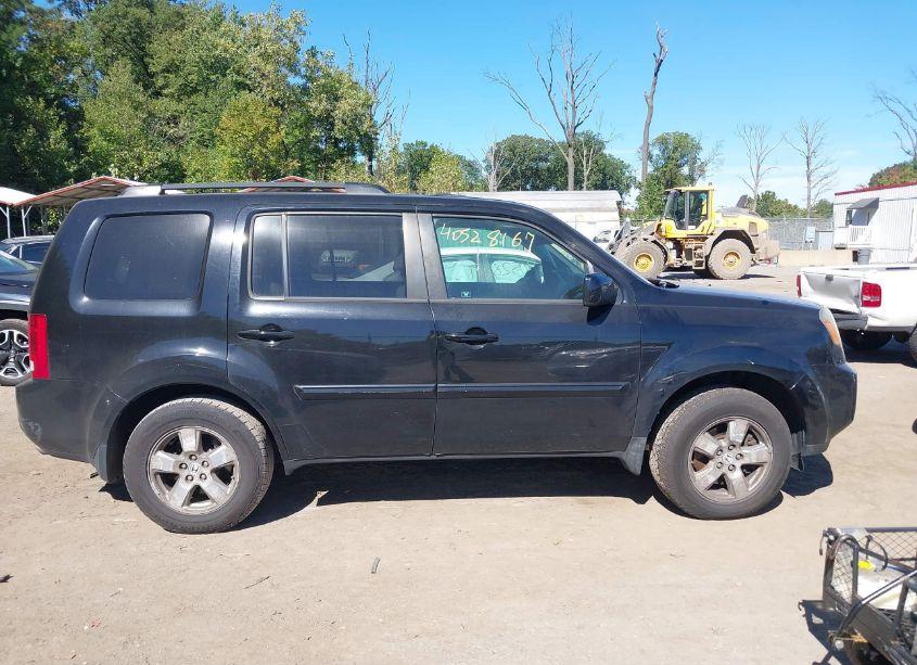 Photo 13 of 2011 Honda Pilot EX-L (VIN 5FNYF4H55BB057629)