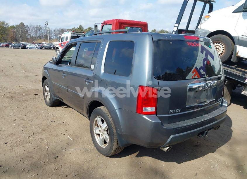 Photo 3 of 2011 Honda Pilot EX-L (VIN 5FNYF4H55BB078657)