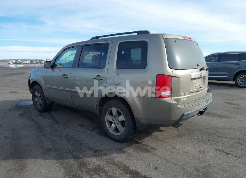 Photo 3 of 2011 Honda Pilot EX-L (VIN 5FNYF4H55BB101435)
