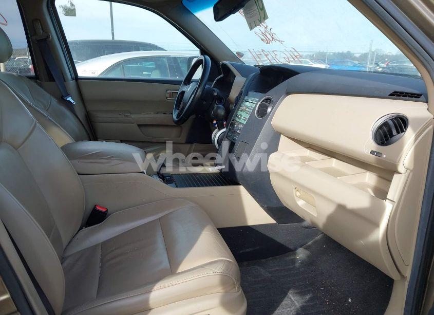 Photo 5 of 2011 Honda Pilot EX-L (VIN 5FNYF4H55BB101435)