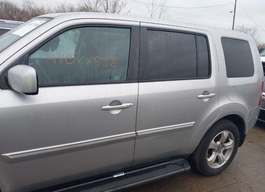 Photo 15 of 2012 Honda Pilot EX-L (VIN 5FNYF4H55CB009372)