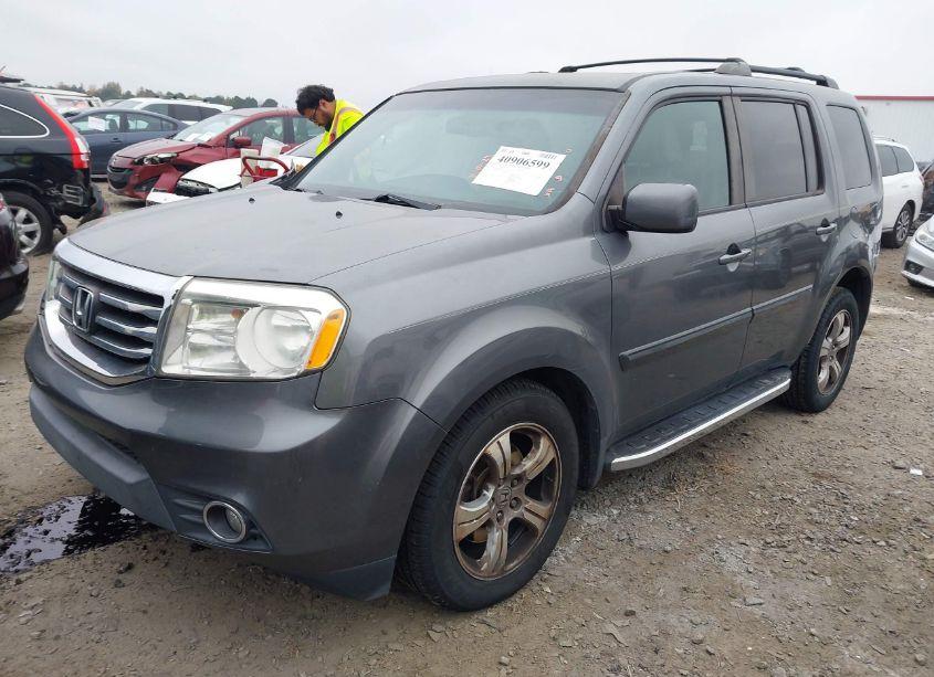 Photo 2 of 2013 Honda Pilot EX-L (VIN 5FNYF4H55DB075373)