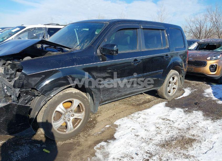 Photo 2 of 2015 Honda Pilot EX-L (VIN 5FNYF4H55FB027004)