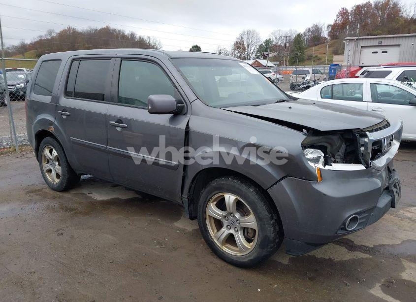 2015 Honda Pilot EX-L (VIN 5FNYF4H55FB035085) main photo