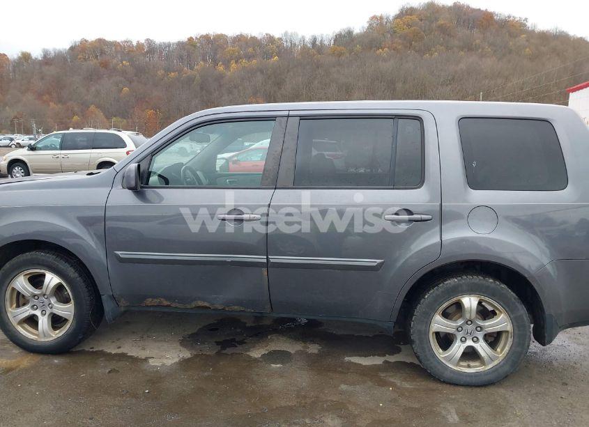 Photo 14 of 2015 Honda Pilot EX-L (VIN 5FNYF4H55FB035085)