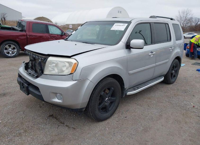 Photo 2 of 2011 Honda Pilot EX-L (VIN 5FNYF4H56BB010285)