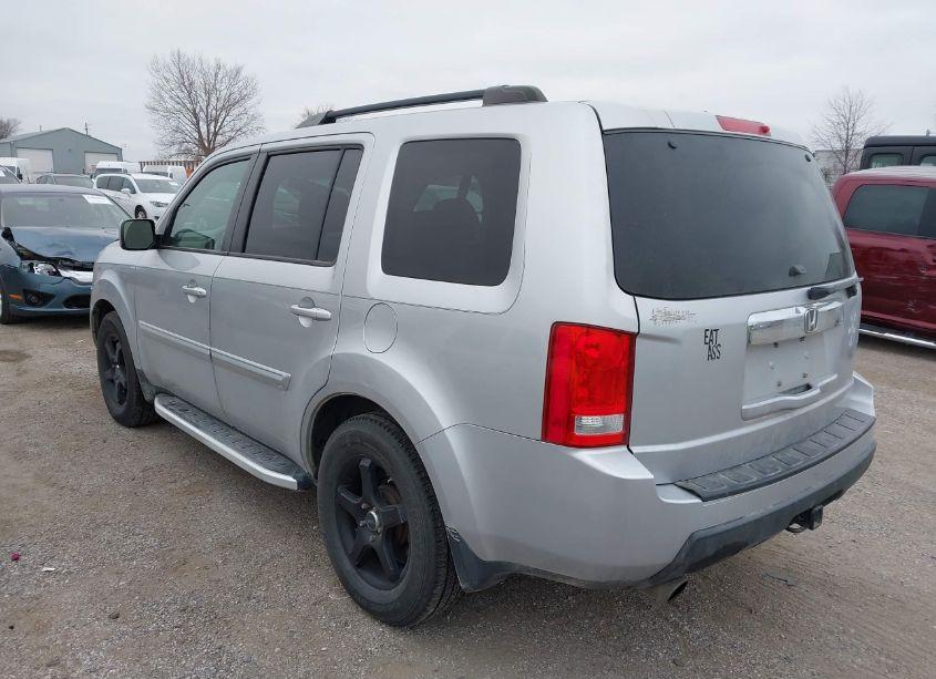 Photo 3 of 2011 Honda Pilot EX-L (VIN 5FNYF4H56BB010285)