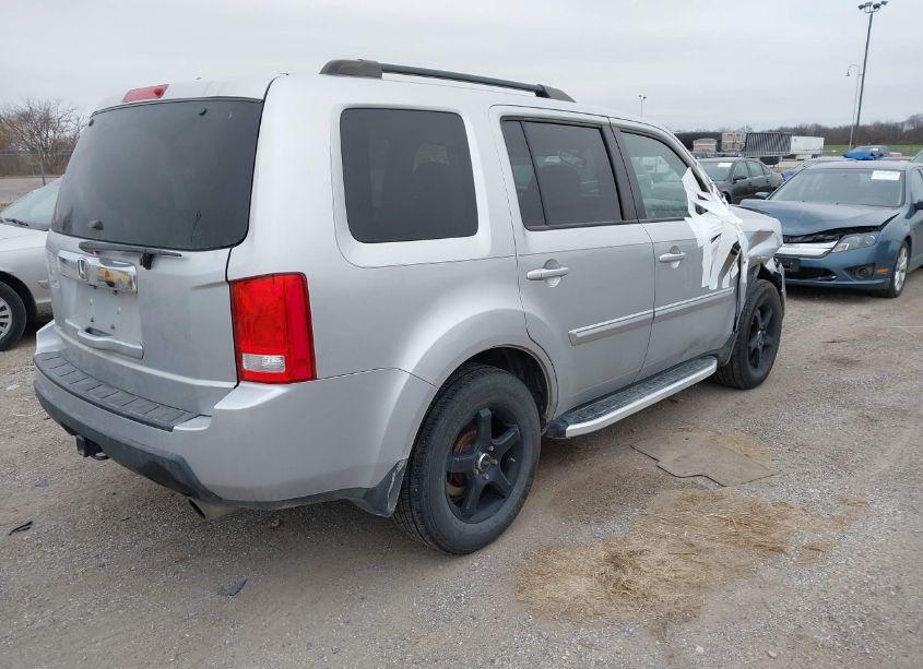 Photo 4 of 2011 Honda Pilot EX-L (VIN 5FNYF4H56BB010285)