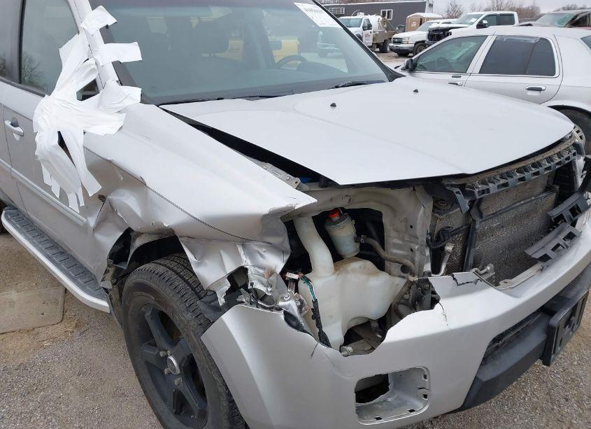 Photo 6 of 2011 Honda Pilot EX-L (VIN 5FNYF4H56BB010285)