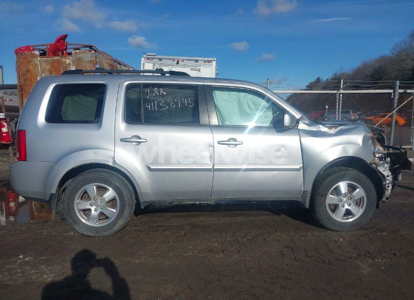 Photo 12 of 2011 Honda Pilot EX-L (VIN 5FNYF4H56BB028995)