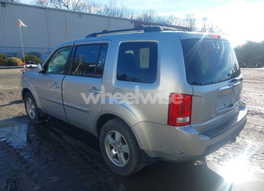 Photo 3 of 2011 Honda Pilot EX-L (VIN 5FNYF4H56BB028995)