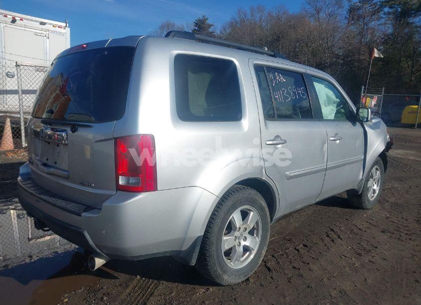 Photo 4 of 2011 Honda Pilot EX-L (VIN 5FNYF4H56BB028995)