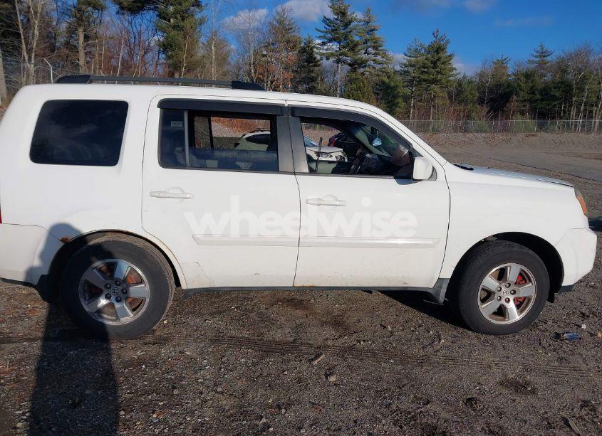 Photo 13 of 2011 Honda Pilot EX-L (VIN 5FNYF4H56BB031797)