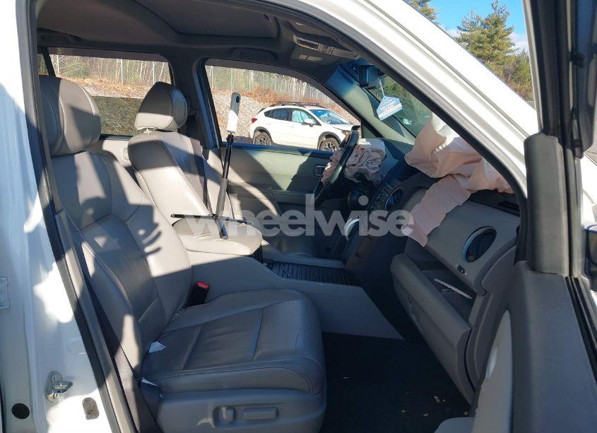 Photo 5 of 2011 Honda Pilot EX-L (VIN 5FNYF4H56BB031797)