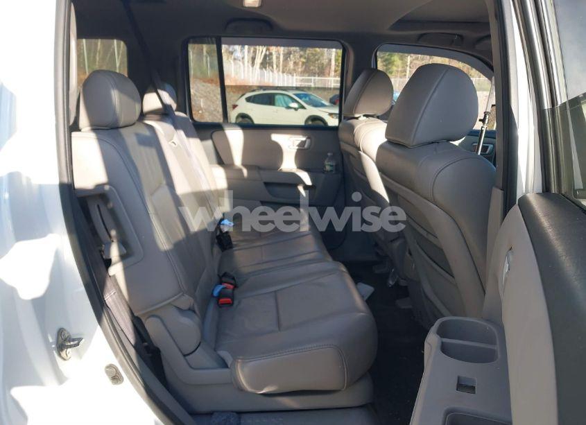 Photo 8 of 2011 Honda Pilot EX-L (VIN 5FNYF4H56BB031797)