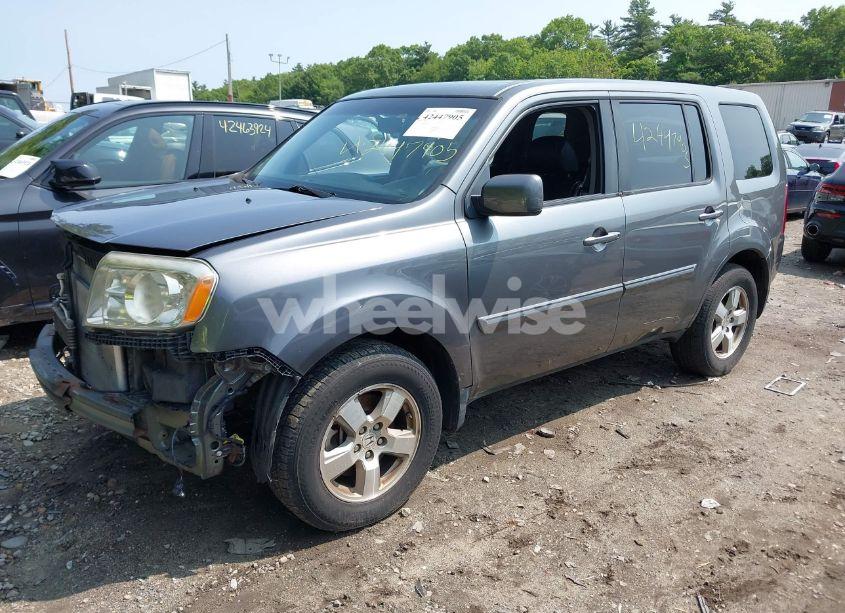 Photo 2 of 2011 Honda Pilot EX-L (VIN 5FNYF4H56BB044677)