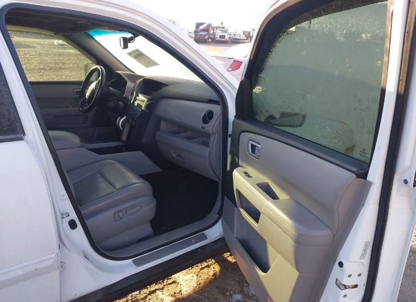 Photo 5 of 2011 Honda Pilot EX-L (VIN 5FNYF4H56BB049832)