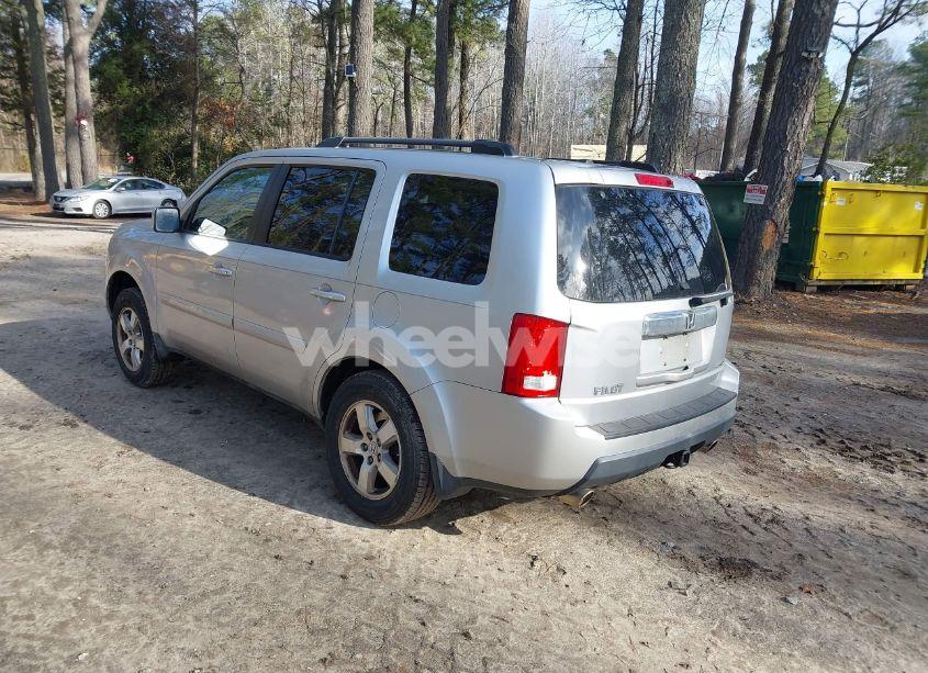 Photo 3 of 2011 Honda Pilot EX-L (VIN 5FNYF4H56BB057851)