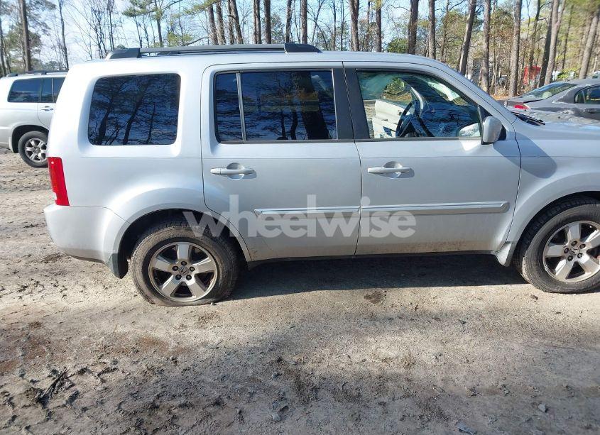 Photo 6 of 2011 Honda Pilot EX-L (VIN 5FNYF4H56BB057851)
