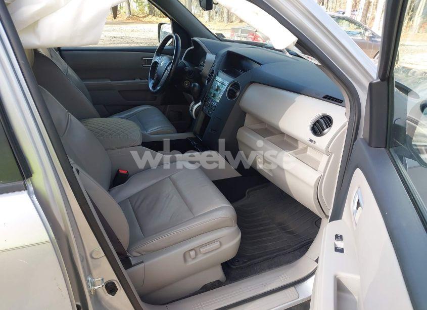 Photo 8 of 2011 Honda Pilot EX-L (VIN 5FNYF4H56BB057851)