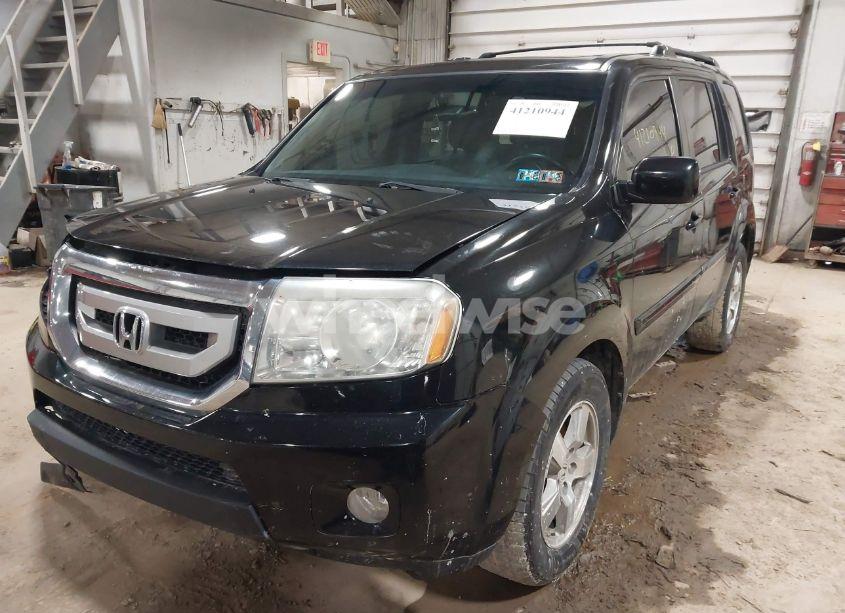 Photo 2 of 2011 Honda Pilot EX-L (VIN 5FNYF4H56BB063553)