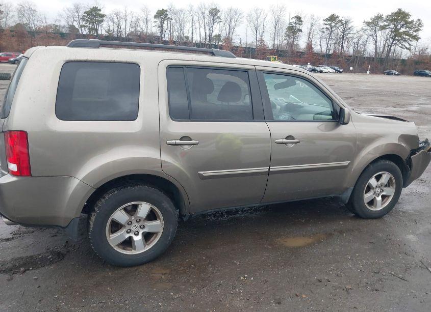 Photo 13 of 2011 Honda Pilot EX-L (VIN 5FNYF4H56BB072799)