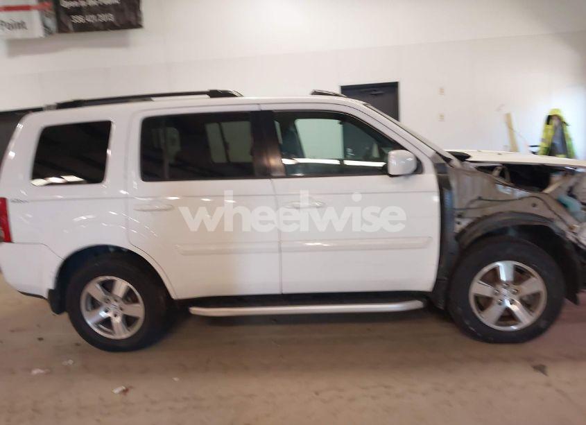 Photo 13 of 2011 Honda Pilot EX-L (VIN 5FNYF4H56BB076688)