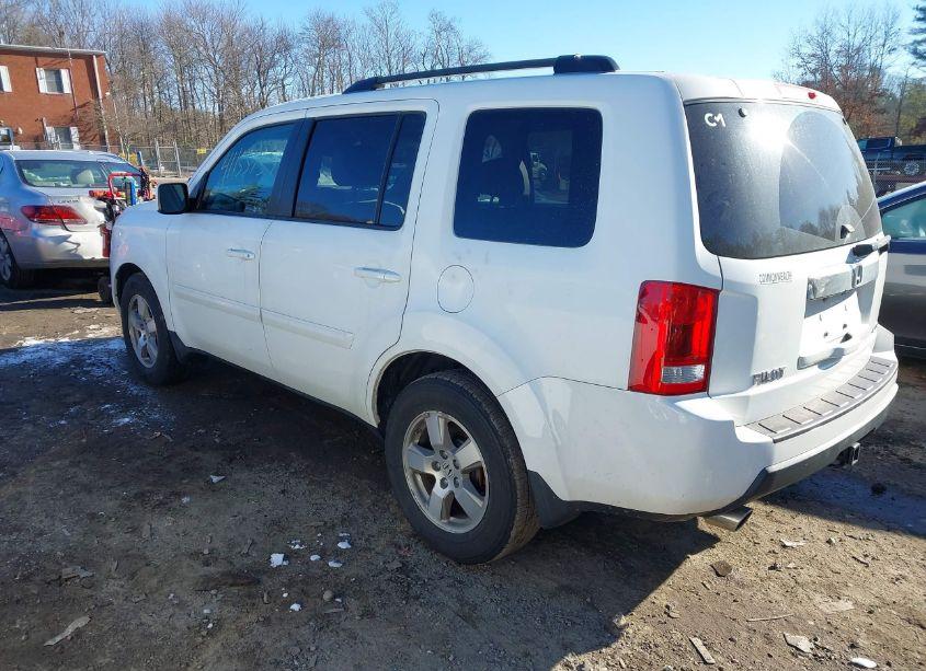 Photo 3 of 2011 Honda Pilot EX-L (VIN 5FNYF4H56BB080305)