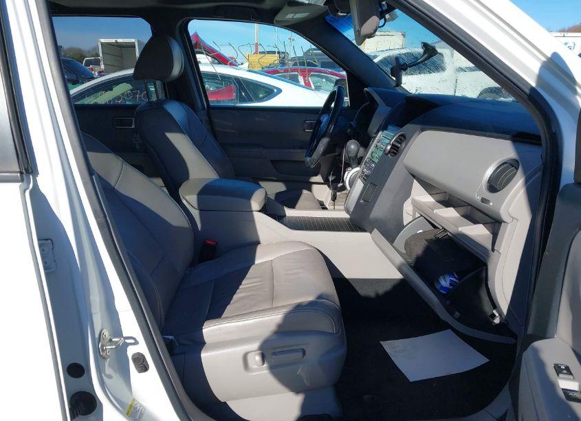 Photo 5 of 2011 Honda Pilot EX-L (VIN 5FNYF4H56BB080305)