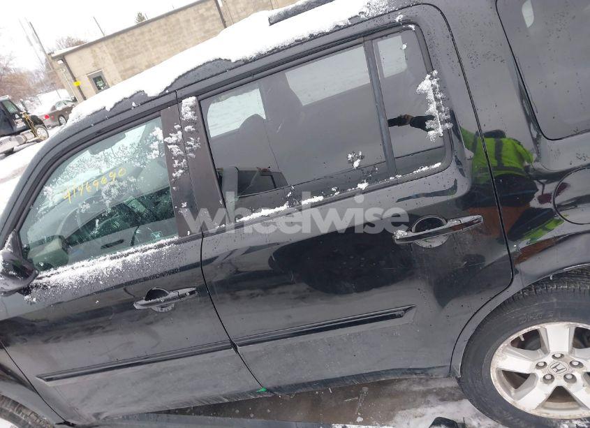 Photo 14 of 2011 Honda Pilot EX-L (VIN 5FNYF4H56BB083088)