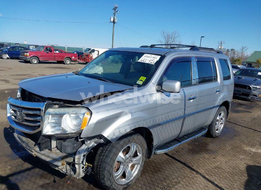 Photo 2 of 2013 Honda Pilot EX-L (VIN 5FNYF4H56DB069002)