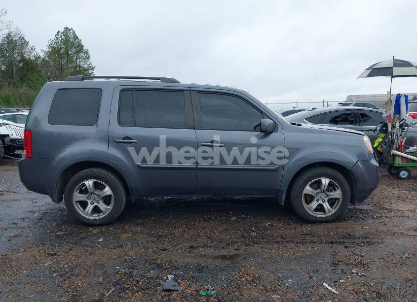 Photo 13 of 2014 Honda Pilot EX-L (VIN 5FNYF4H56EB040925)
