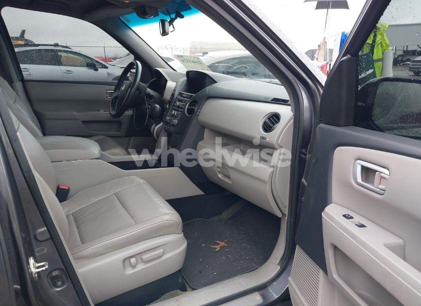 Photo 5 of 2014 Honda Pilot EX-L (VIN 5FNYF4H56EB040925)