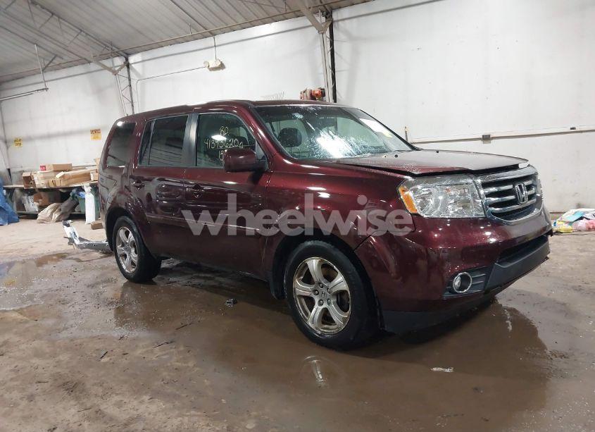2015 Honda Pilot EX-L (VIN 5FNYF4H56FB012687) main photo