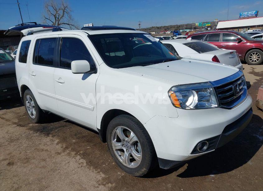 2015 Honda Pilot EX-L (VIN 5FNYF4H56FB061209) main photo