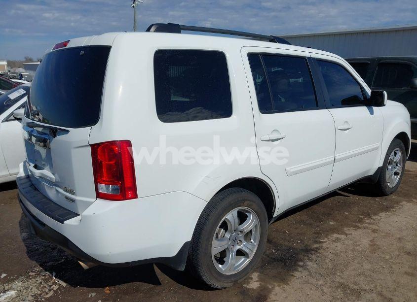 Photo 4 of 2015 Honda Pilot EX-L (VIN 5FNYF4H56FB061209)