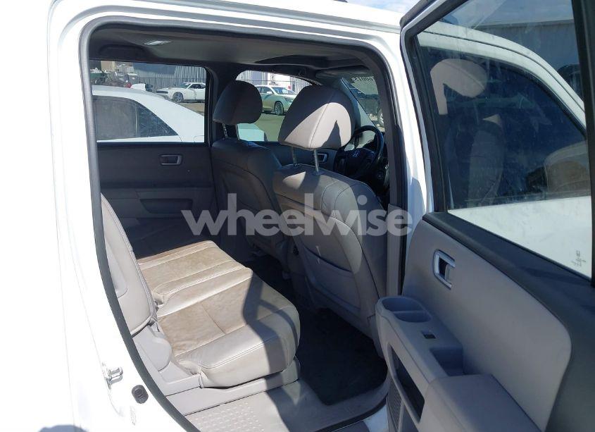 Photo 8 of 2015 Honda Pilot EX-L (VIN 5FNYF4H56FB061209)
