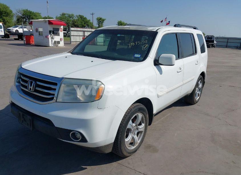 Photo 2 of 2015 Honda Pilot EX-L (VIN 5FNYF4H56FB061663)